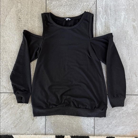 Tobi Crystal Cold Shoulder Sweater Sweatshirt, Black, Size Medium - Picture 3 of 6